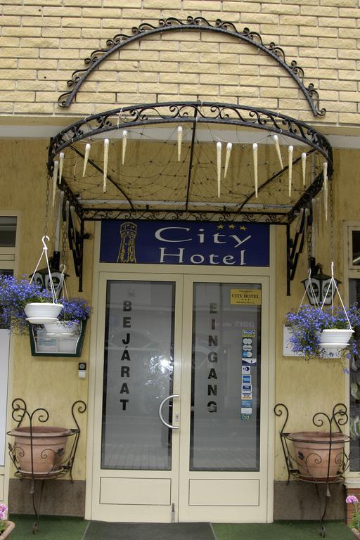 City Hotel שיופוק מראה חיצוני תמונה